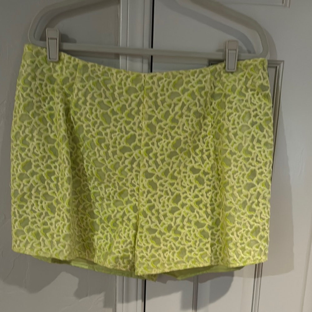 Marie Oliver fable shorts in sundew color